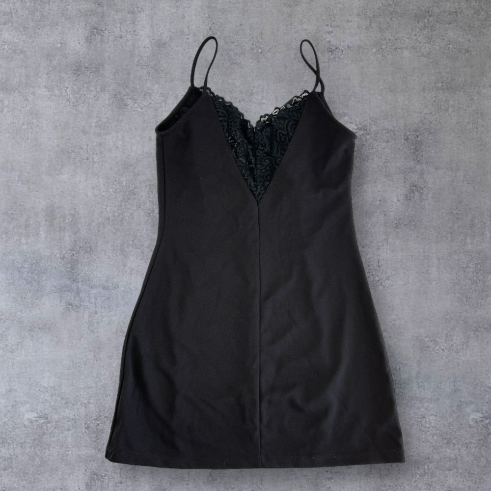 Windsor Women's Bodycon Dress Lace Trim V Neck Black Mini Length Sz: M